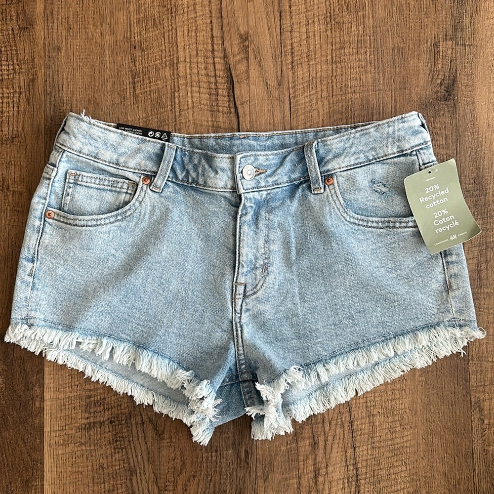 NWT Divided H&M low waist shorts Taille basse short size 10 cut off denim shorts